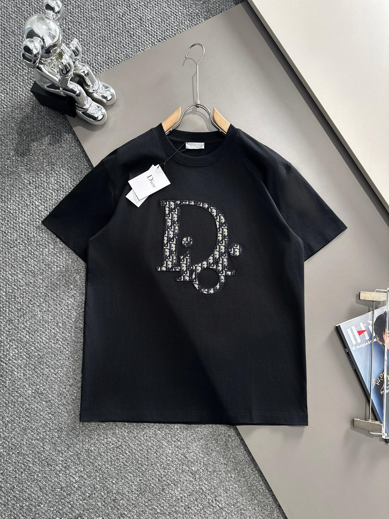 Classic pattern embroidery t-shirt