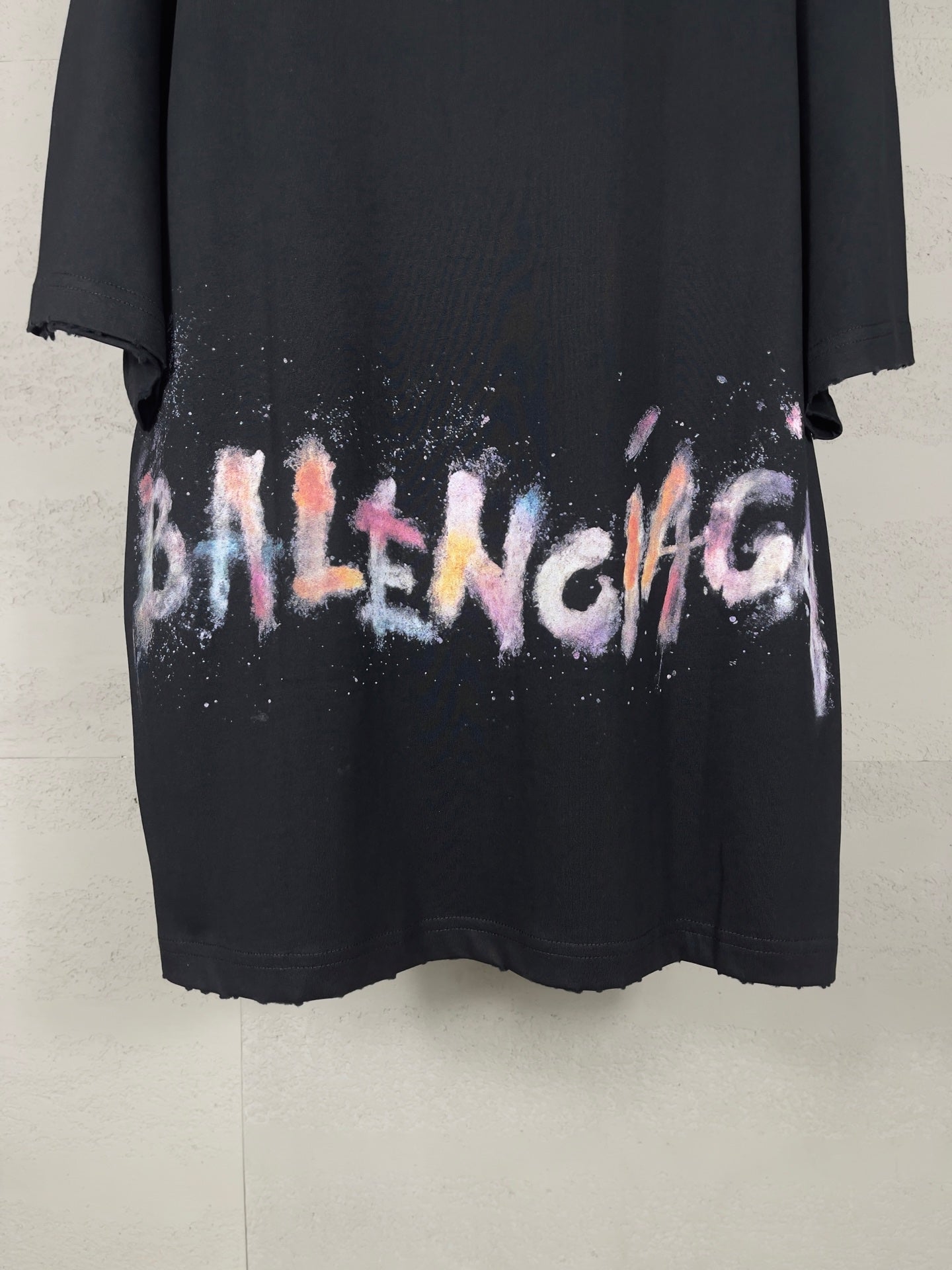 Classic pattern graffiti embroidery t-shirt