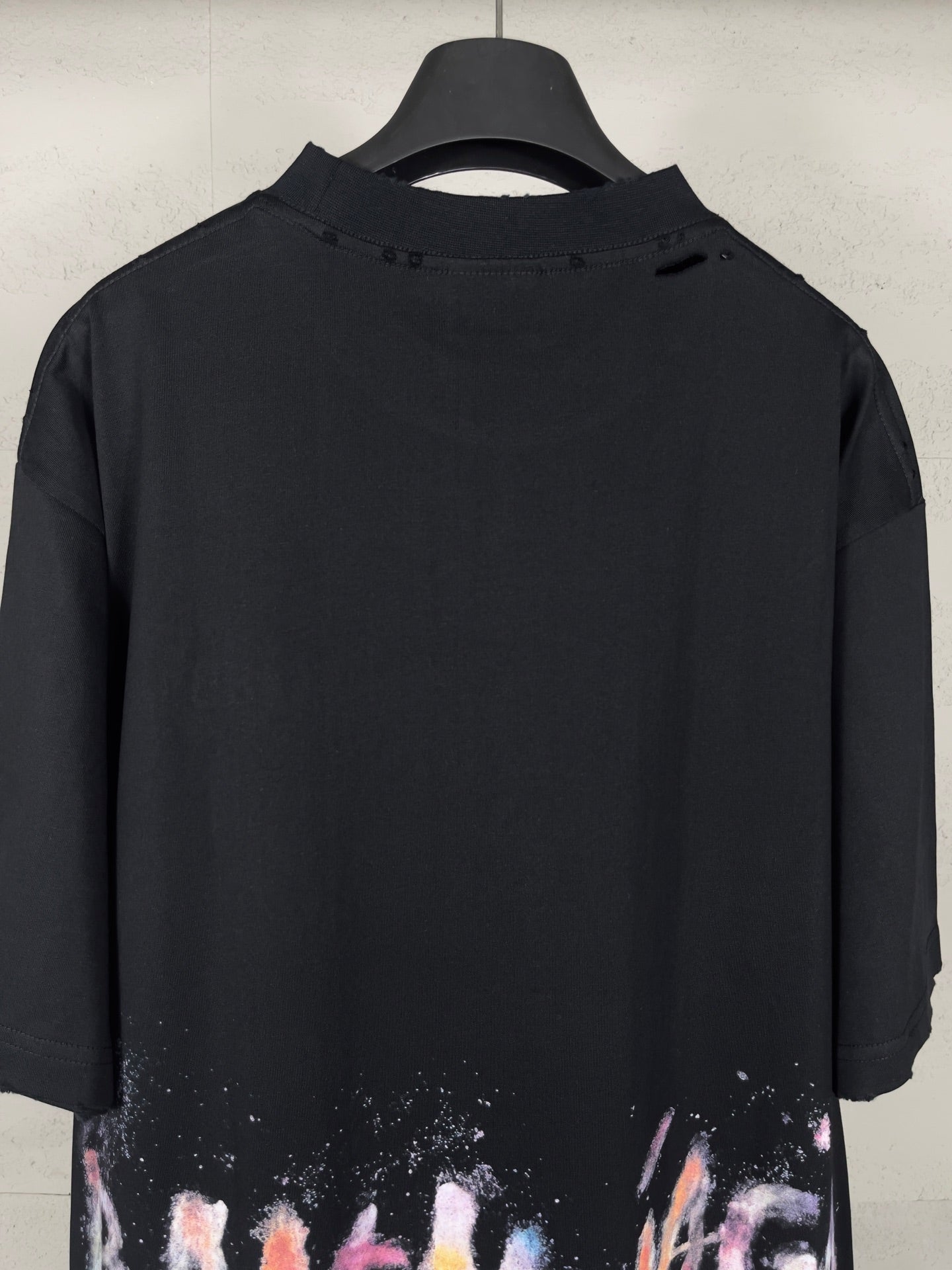 Classic pattern graffiti embroidery t-shirt