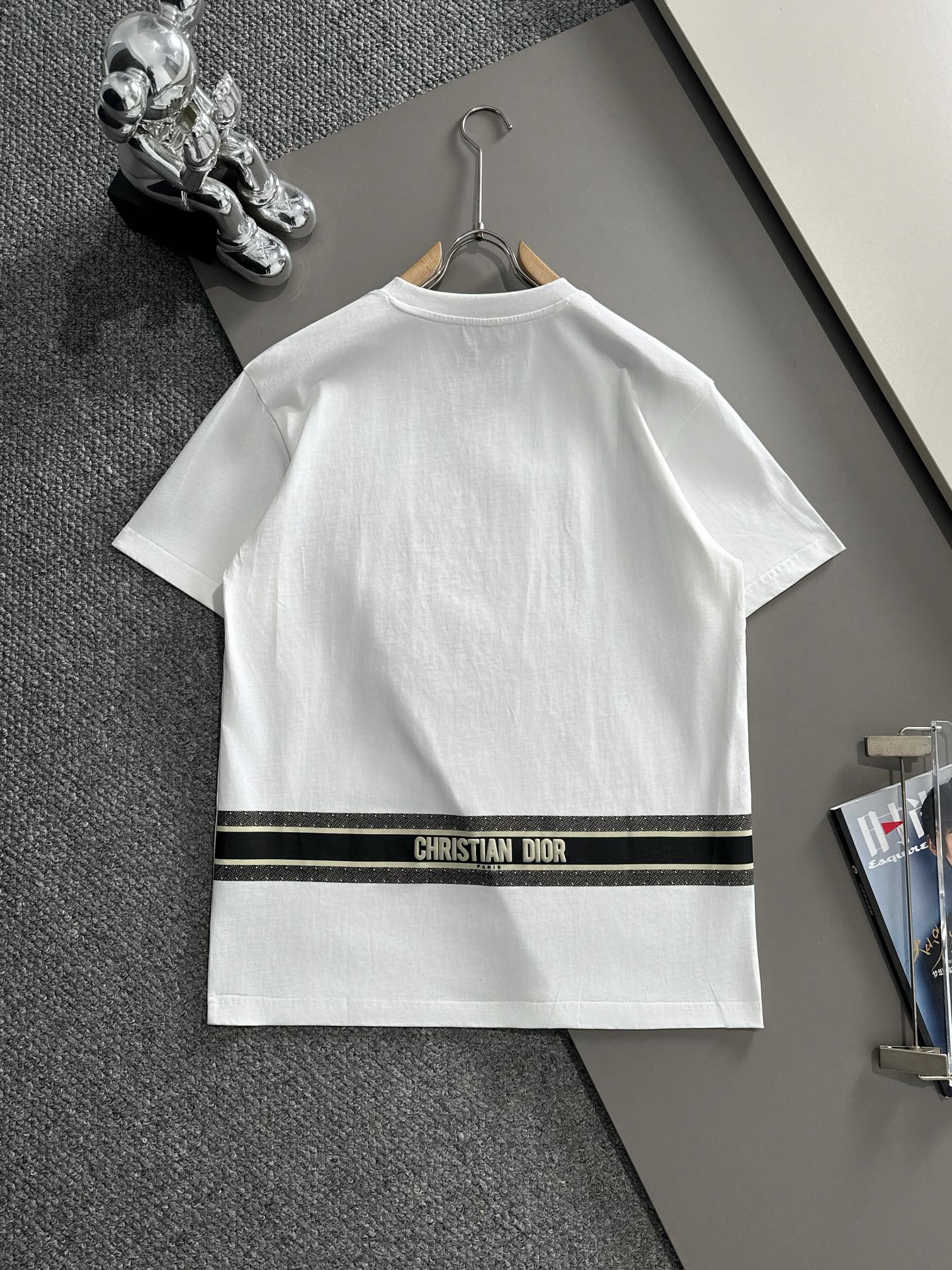 Classic pattern embroidery t-shirt