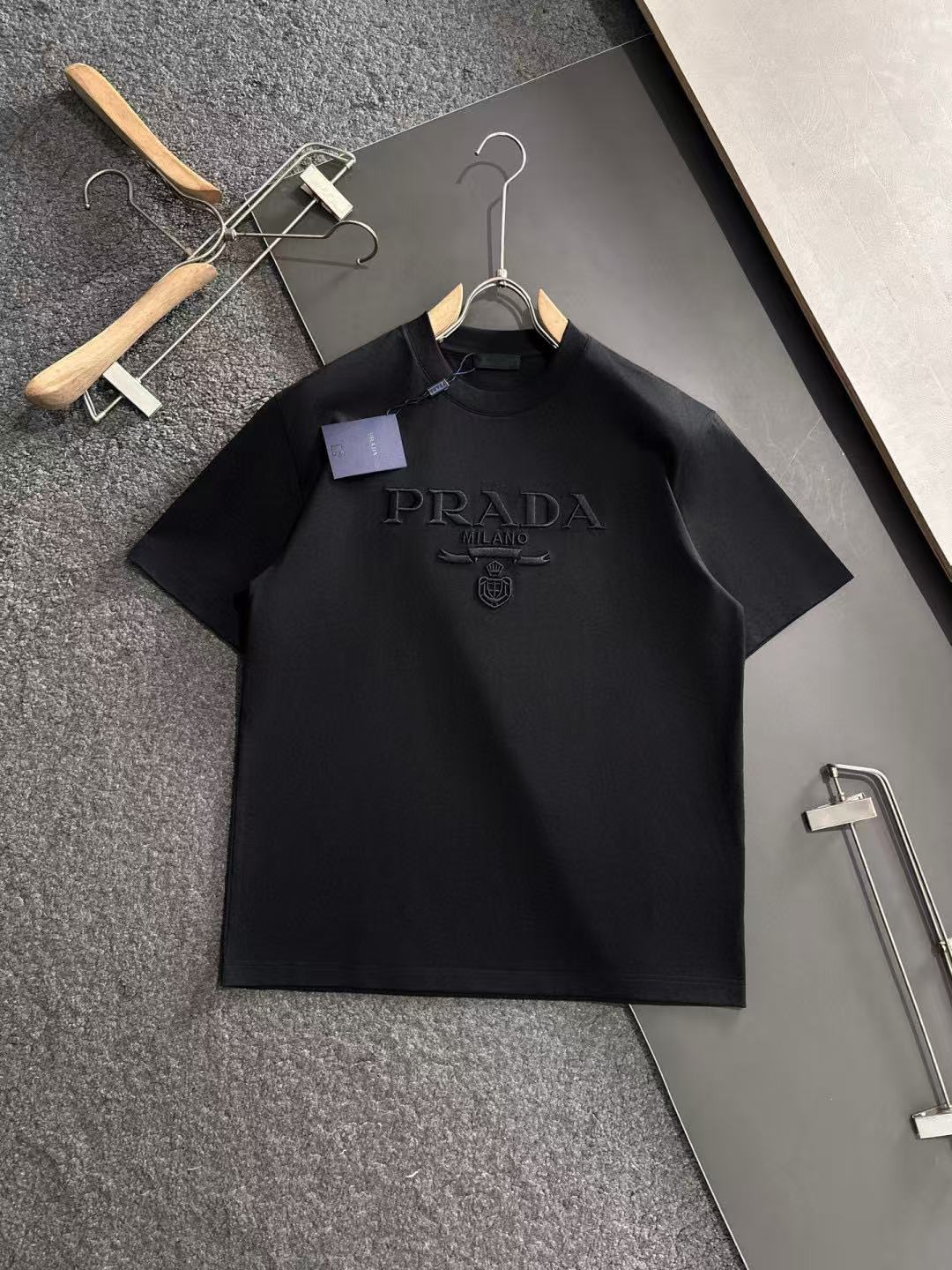 Classic embroidery t-shirt
