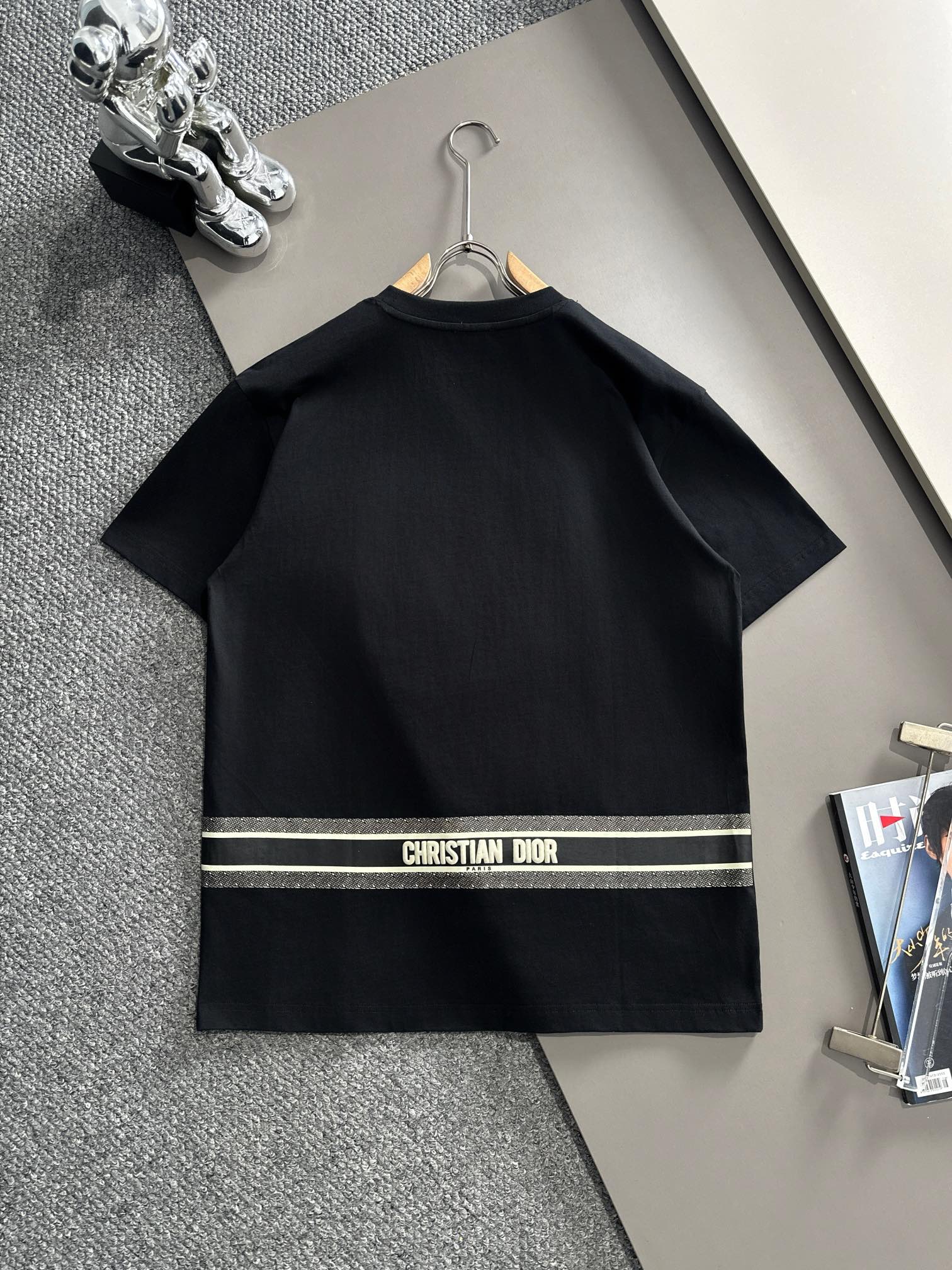 Classic pattern embroidery t-shirt
