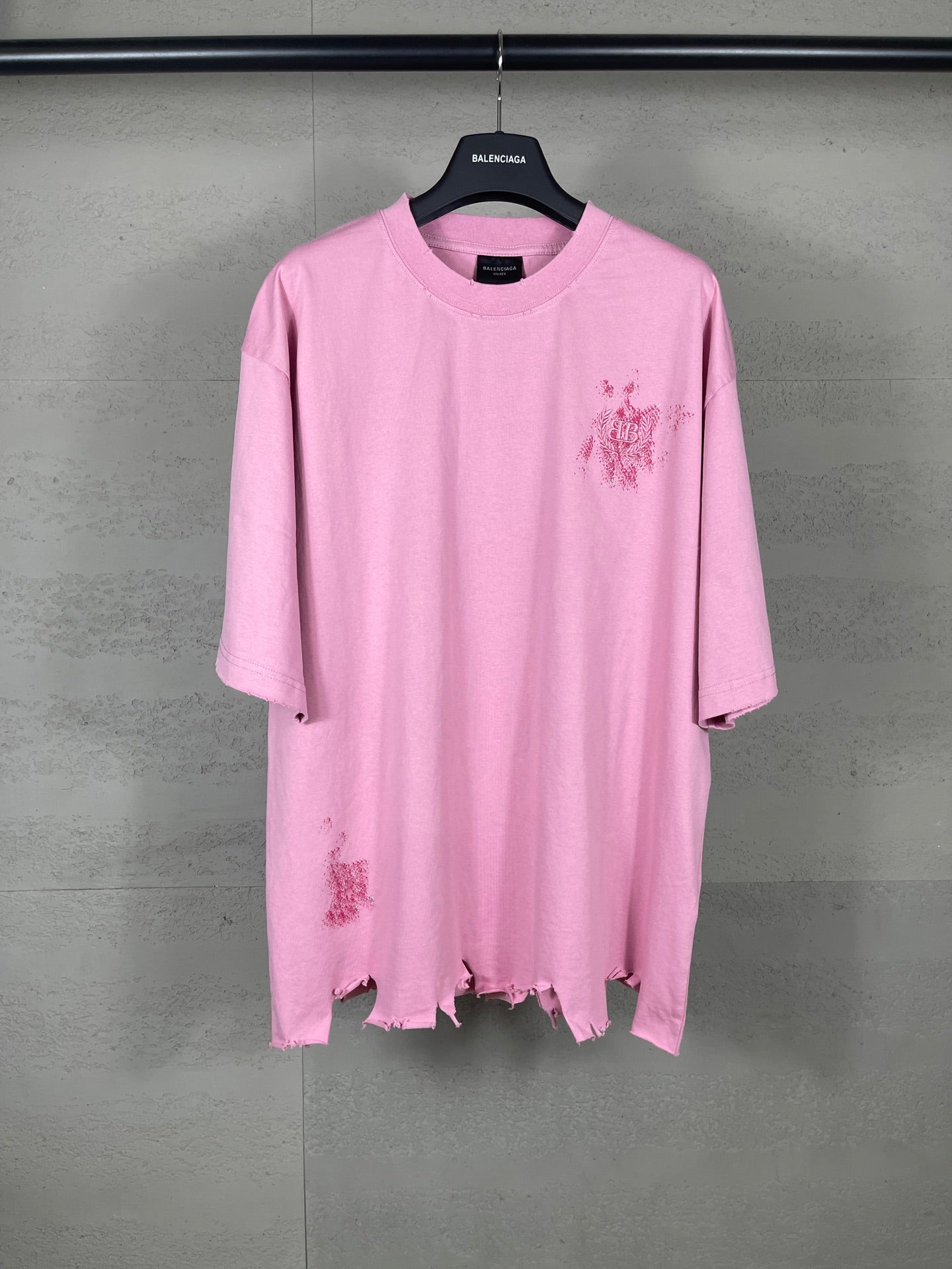 Classic pattern graffiti embroidery t-shirt